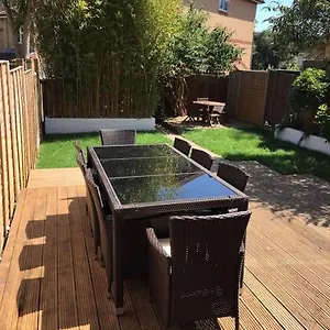 https://spacious-5-large-bedroom-victorian-house-beach-2-miles.tophotelsbath.com
